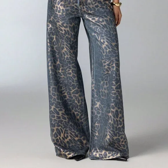 Baby Blue Casual Women's Denim Jeans with Leopard Print and Zipper Detail - Picture 5 of 7